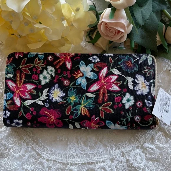 ❤️❤️ Floral Wallet NWT. Faux Leather - Picture 4 of 12